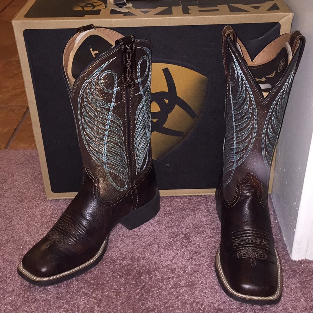 Cowboy boots only worn 3 times. Never been wet.